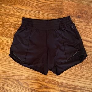 Lululemon Hotty Hot Shorts 4’’
